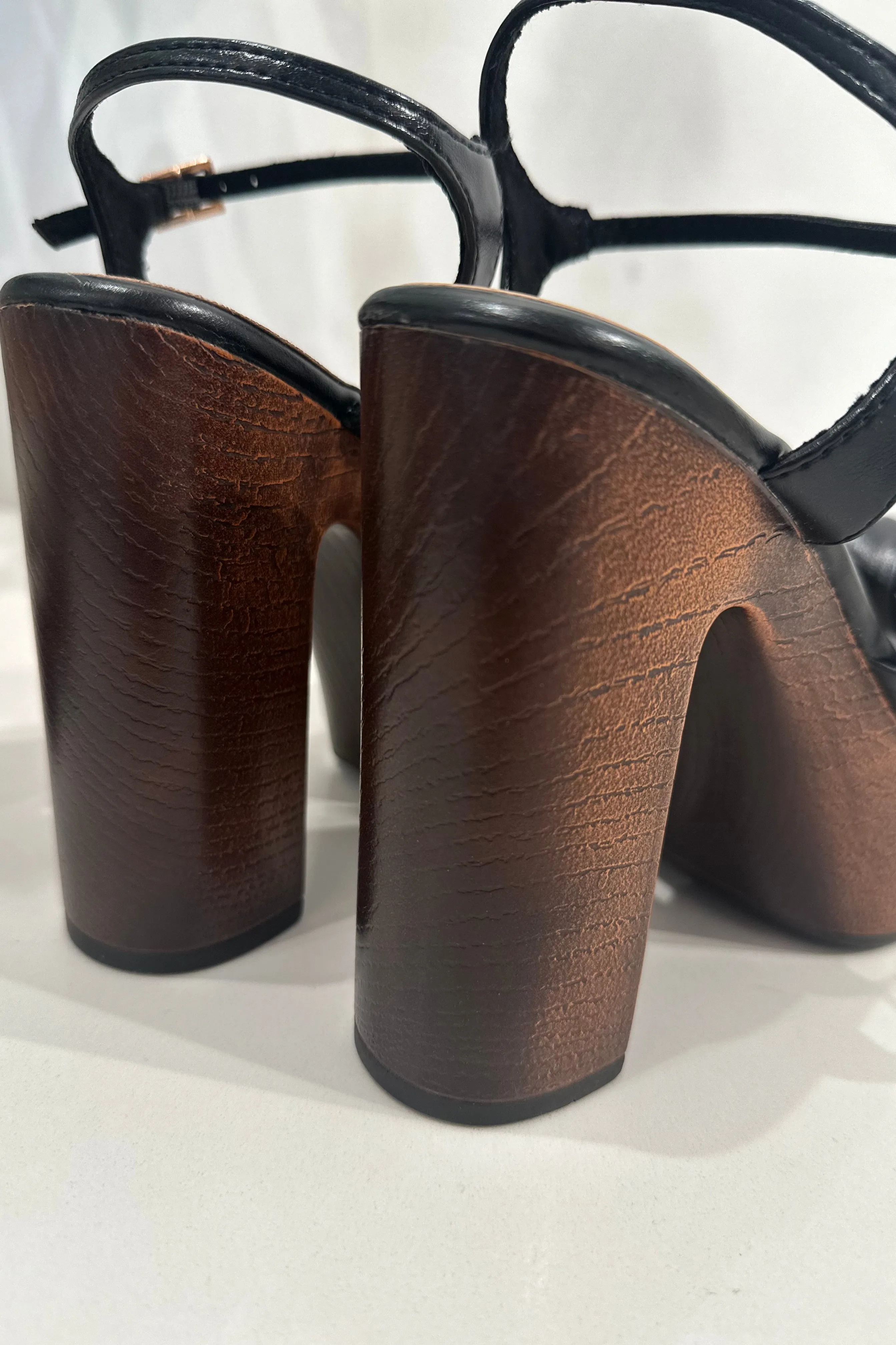 DION BLACK KNOTTED PLATFORM SANDAL