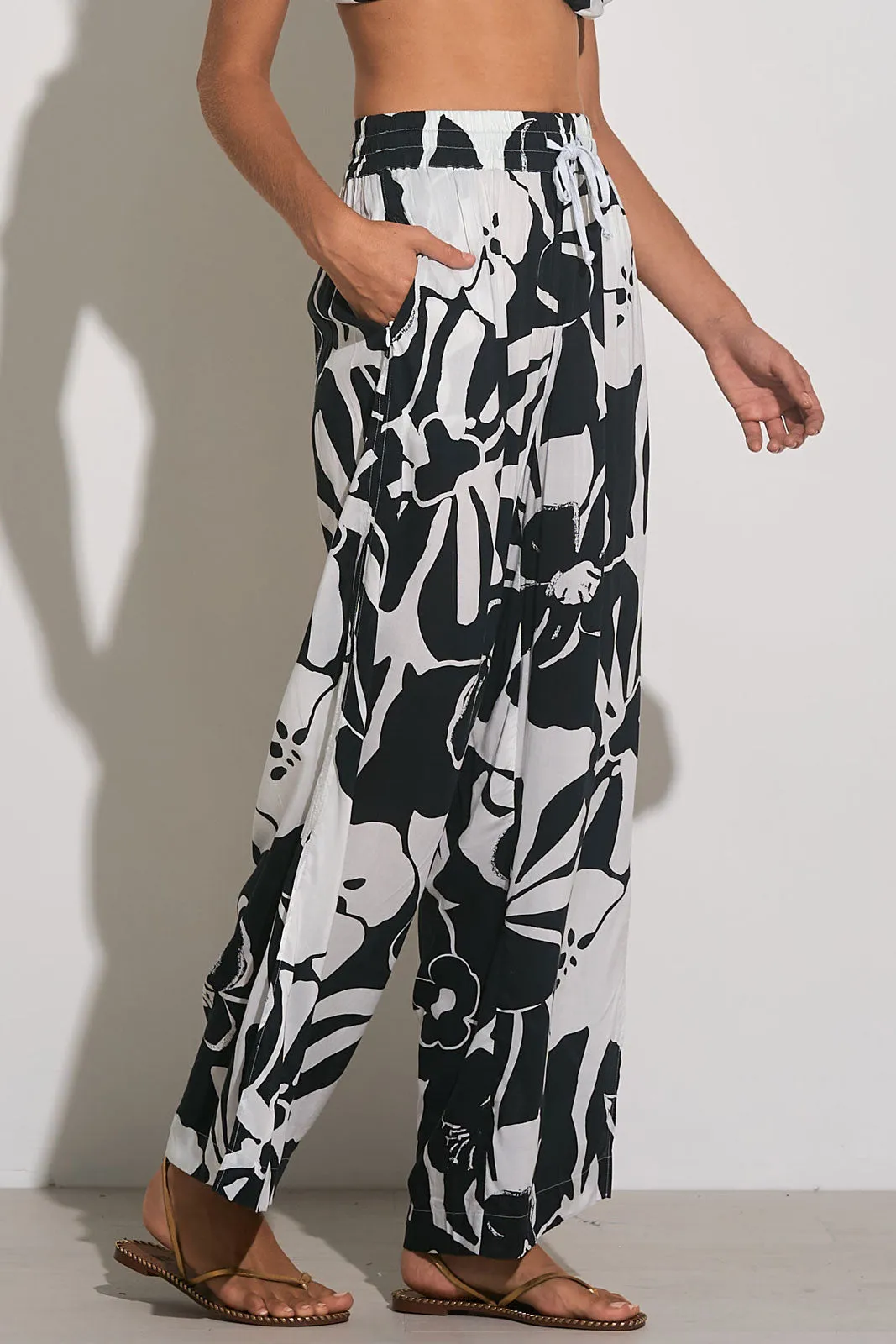 Hibiscus Black Beach Pant