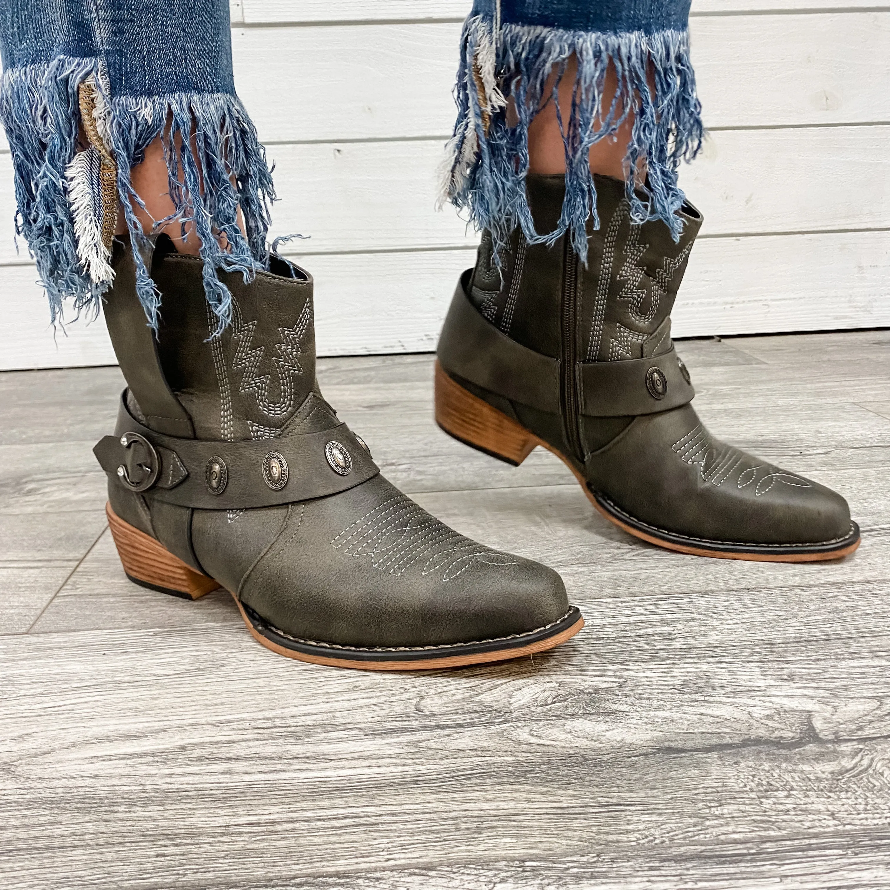 Pierre Dumas "Kaylee" Western Style Bootie (Charcoal)