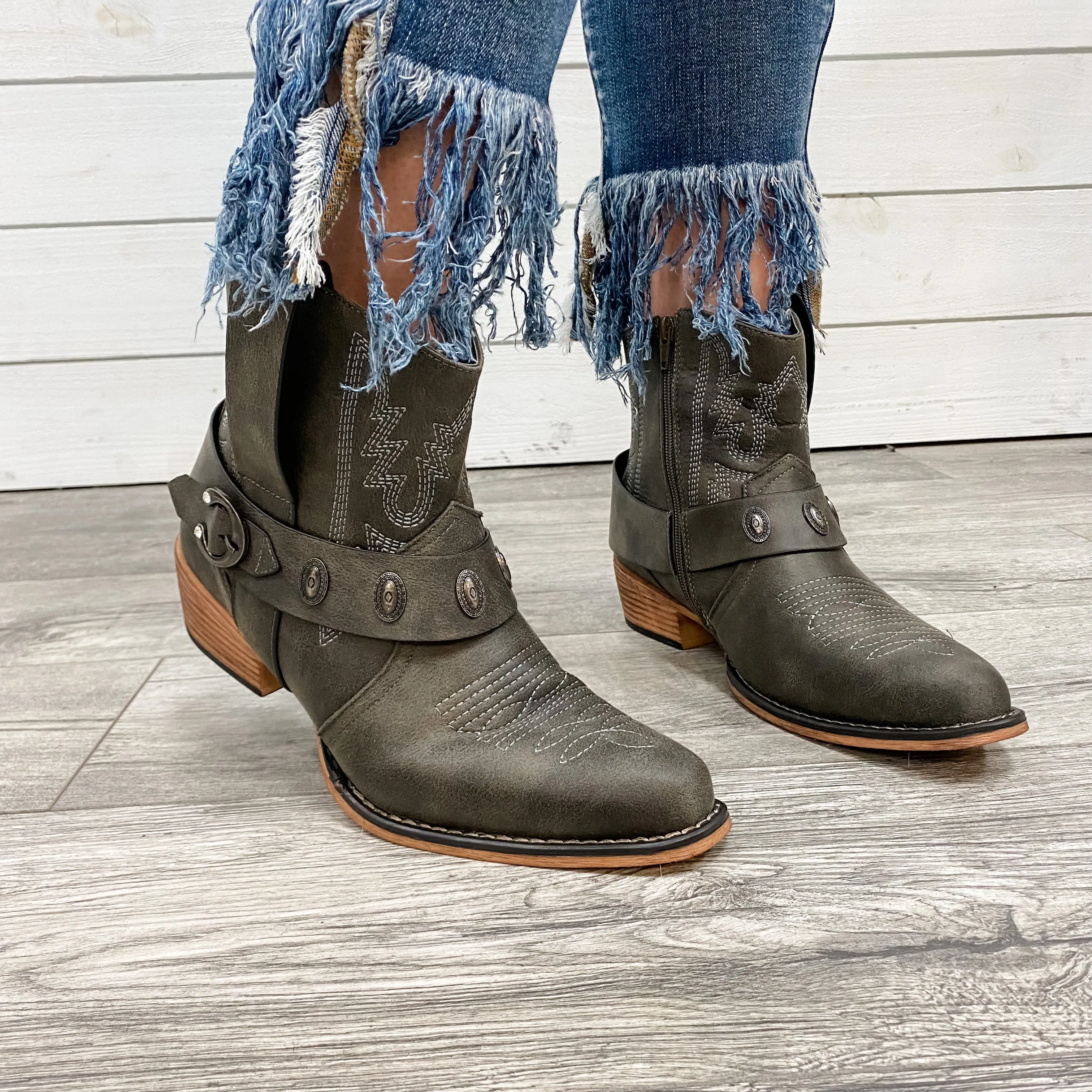 Pierre Dumas "Kaylee" Western Style Bootie (Charcoal)