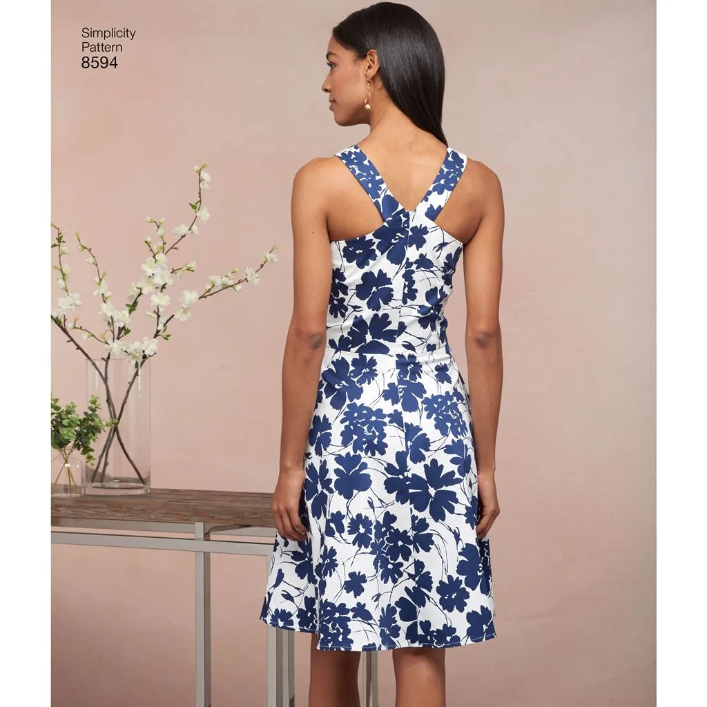 Simplicity Pattern 8594 Women’s  /  Petite Women’s Dresses